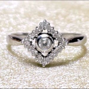 14k White Gold 0.2ct Diamond Cluster Ring